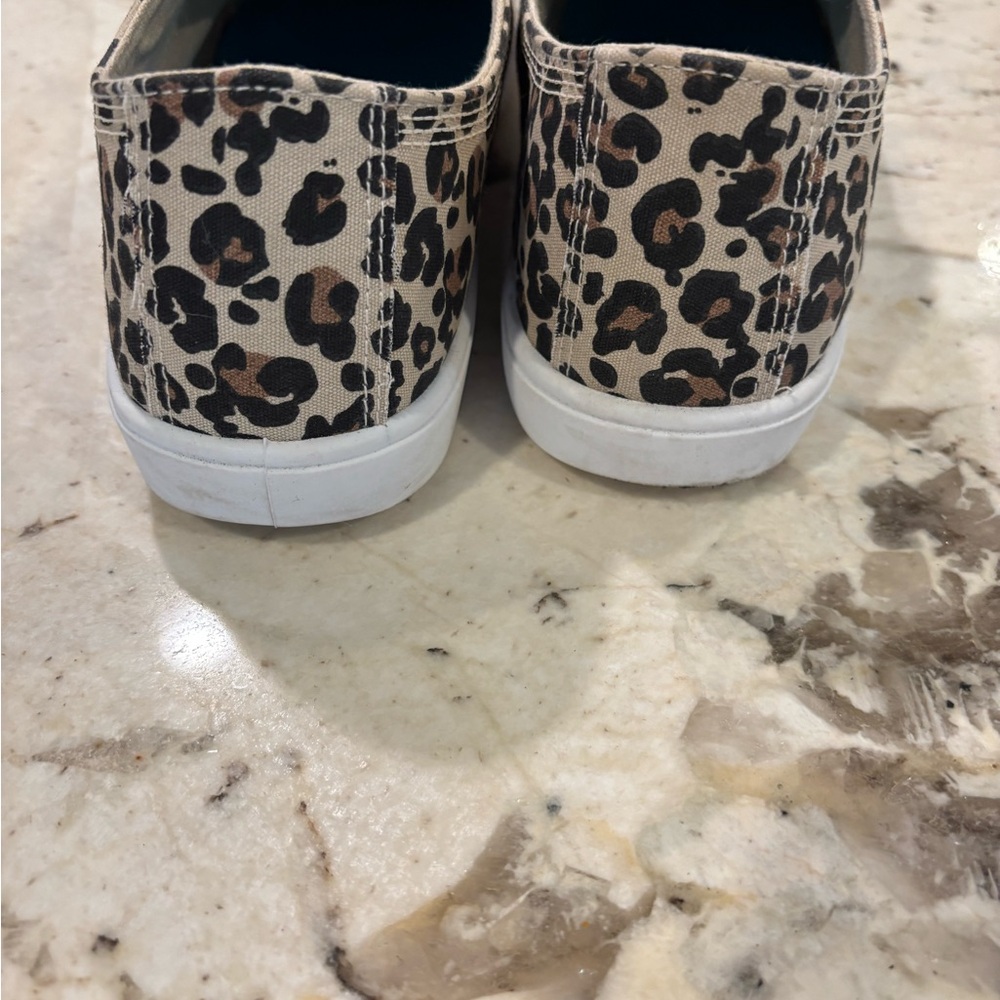 Leopard Pattern Blowfish Sneakers with White Laces - Picture 4 of 7